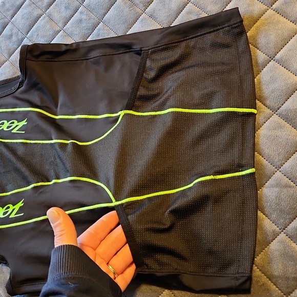 Zoot sleeveless top ☆ Small ☆ Black & Neon green. Mesh, pockets Cycling top New - Picture 16 of 16